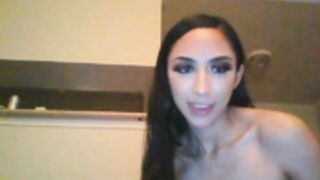 petitesweetz bruised knees bitch plays with herself