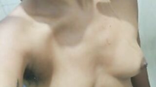 Neila con un cliente