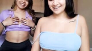 Maca hermosa and friend