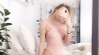 Rennatha21 Onlyfans4
