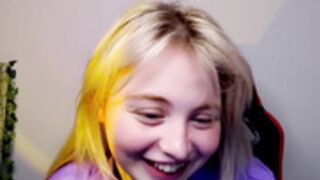 shy_blondiee boob flash