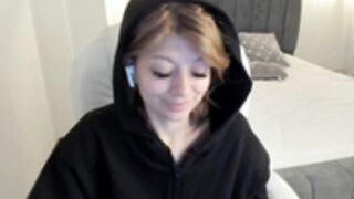 emmaa_hostt 4