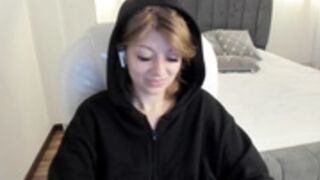 emmaa_hostt 4