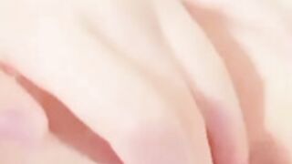 Piba se cola los dedos