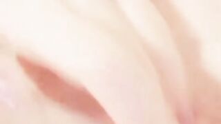 Piba se cola los dedos