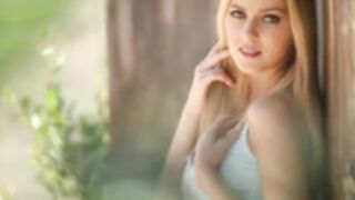 ABIGAILE JOHNSON BEAUTIFUL BLONDE