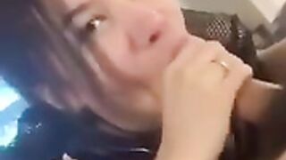 An amateur gets a blowjob from the most beautiful girl
