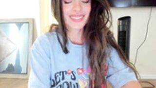 tyleycriss kisses the tip then laughs at me