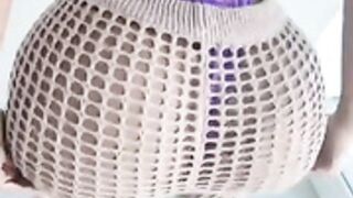 Bimbo showing her thickness in public