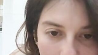 Mady Gio bath in topless