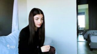 SweetKlem naked then eats