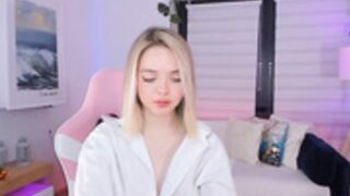 dora-marlow hot young teen pussy tits play show 4