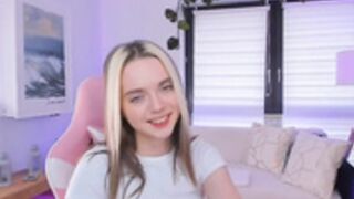 dora-marlow hot young teen pussy tits play show 3