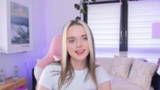 dora-marlow hot young teen pussy tits play show 3