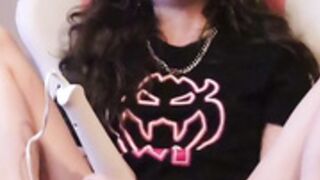 Hannahowo Hitachi Wand