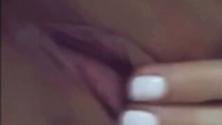 Cinnannoe Masturbation