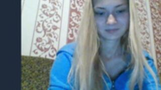 Blondy coomeet slut agree to show her wet pussy