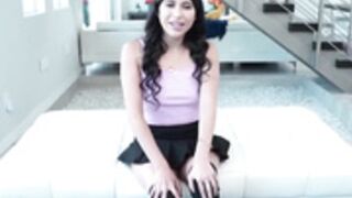 Latina Penelope Woods gives Jerk off Instruction JOI