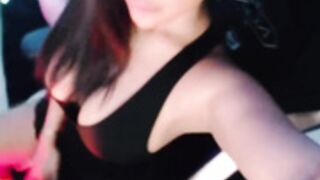 SCVee Cleavage