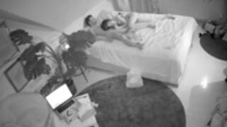 2022-08-29 voyeurcam-julmodels-whitebed-4
