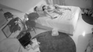 2022-08-29 voyeurcam-julmodels-whitebed-4