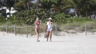 Bitchinbubba - Topless Beach Peekabo part1