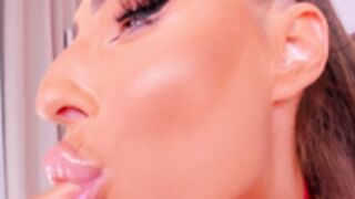SEXYVENERAx lips show 2022-03-03