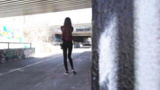 Vanessa Alessia - I CUM IN PEACE AND BRING CASH