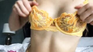 Caroline Zalog pussy glimpse