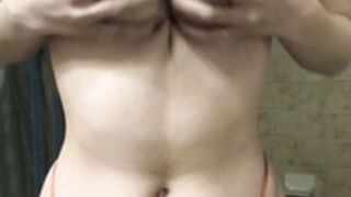 Lotus-eyes squeezing tittis