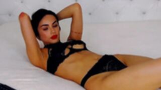 Mikaela Rodrigues\MikaelaRodriguez sucks dildo w/ lush