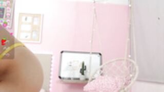 Little_Effy18 Lemon Lingerie Squats Dance