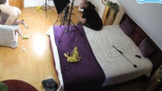 2022-05-30 voyeurcam-julmodels-whitebed-5 photo shoot 4