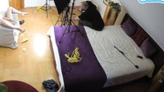 2022-05-30 voyeurcam-julmodels-whitebed-5 photo shoot 4