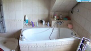 2022-05-31 voyeurcam-julmodels-bath-2nd-1