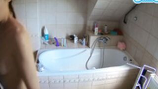 2022-05-31 voyeurcam-julmodels-bath-2nd-1