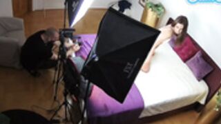 2022-05-30 voyeurcam-julmodels-whitebed-5 photo shoot