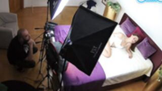 2022-05-30 voyeurcam-julmodels-whitebed-5 photo shoot