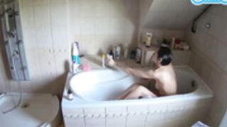 2022-05-03 voyeurcam-julmodels-bath-2nd-1 3