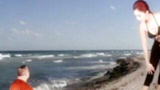 Giantess Deeane- Giantess Genie