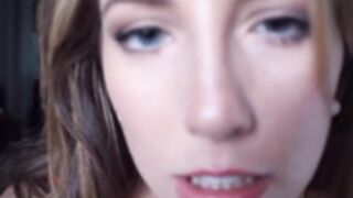 BrielleDay Scarlet Lips