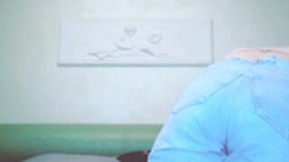 francheska___ shows off her ass