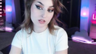 Sexy Girl shows her boobs