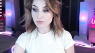 Sexy Girl shows her boobs