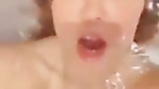 Paola Saulino nuda vasca  2022