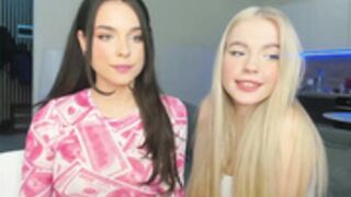 girl_of_yourdreams &Daisy