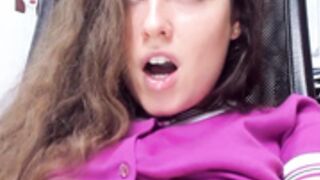 patrilopez española se masturba en el trabajo