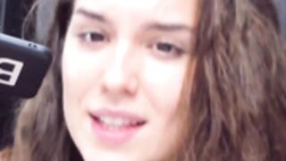 patrilopez española se masturba en el trabajo