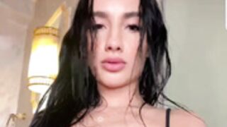 Oxyana hot lesbian party