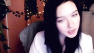 Dear_Molly / Mollykissss returns, topless tease